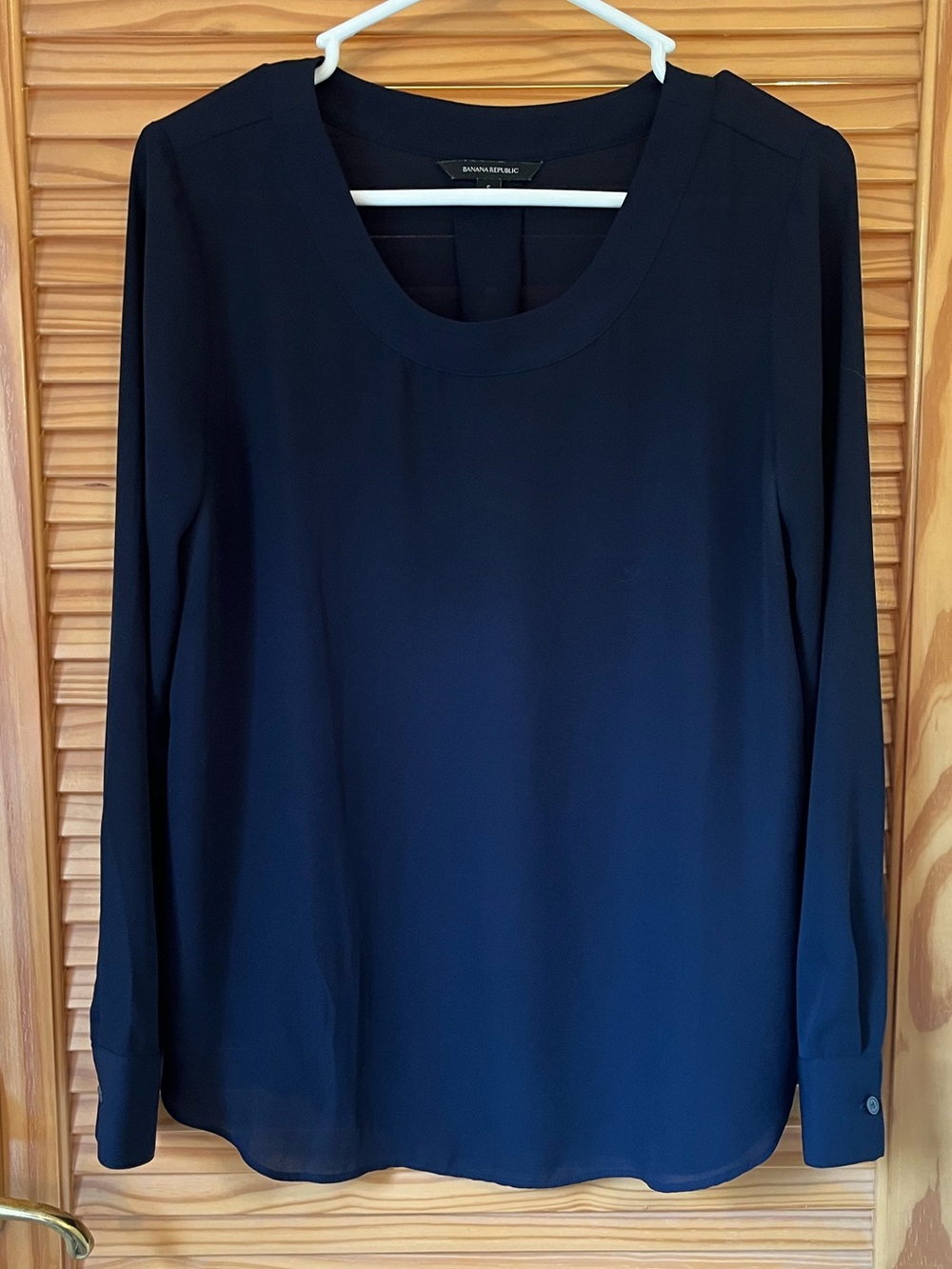 Banana Republic Navy Long-Sleeve Scoop Neck Pleat Back Blouse